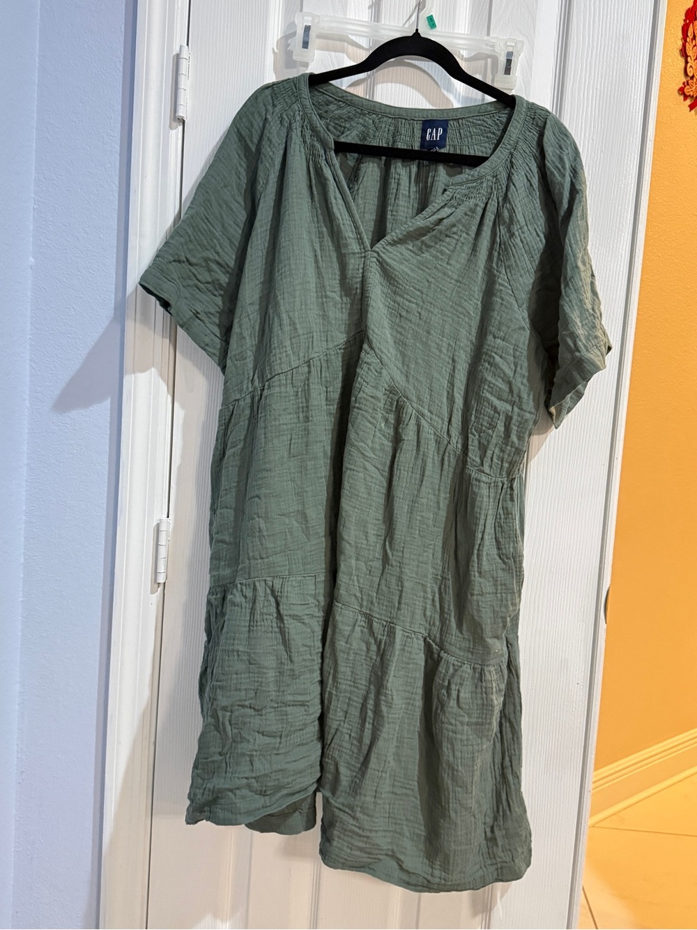 GAP Olive Green Short Sleeve Tiered Midi Dress